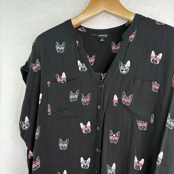 Torrid Womens Size 2 French Bulldogs Button Down Black‎ Short Sleeve Blouse - Picture 3 of 8